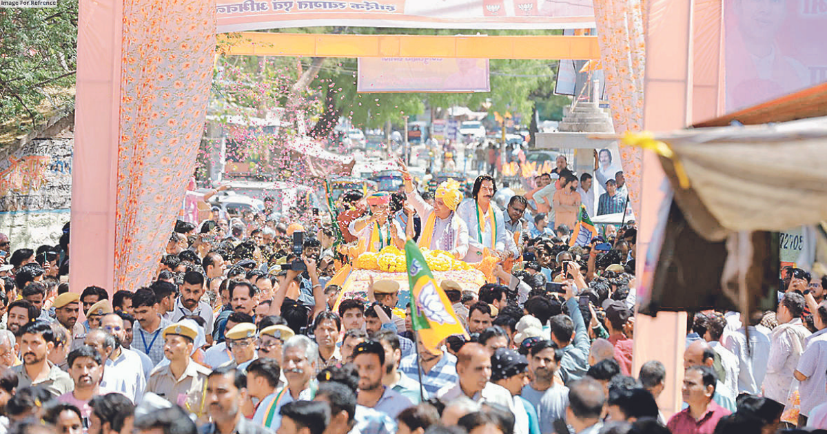 CM holds massive roadshow in Ratangarh, rally in Sujangarh